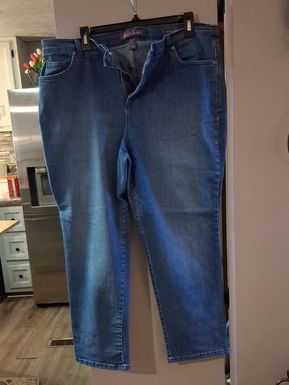 Lee Modern Women’s Mid-Rise Blue Jeans, Straight Leg